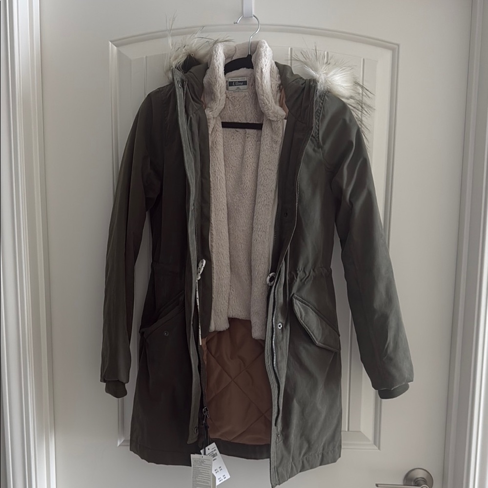 [BRAND NEW] Abercrombie & Fitch Green and Cream Utility Jacket